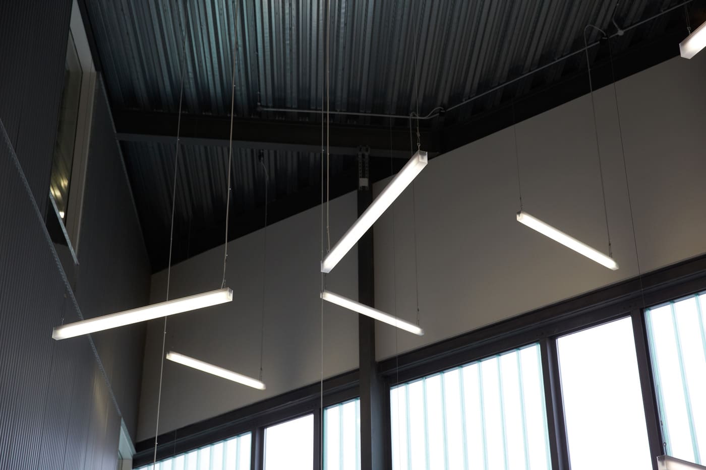 Линейные светодиодный светильники могут быть установлены где угодно